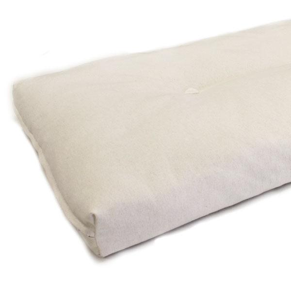 El futón de algodón para cuna es de la mejor calidad, la densidad de sus fibras lo hacen extremadamente suave al tacto y muy duradero a la vez que firme y agradable para un mejor descanso.