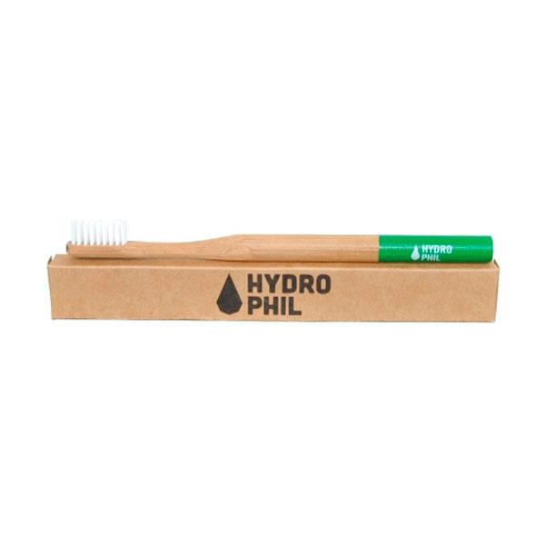 El cepillo de dientes de bambú Hydrophil verde permite la perfecta eliminación de la placa de forma efectiva sin causar daños a las encías. El cepillo se distribuye en cajas de cartón reciclado. 