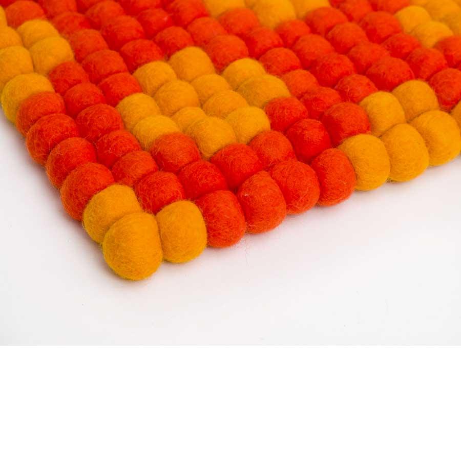 Alfombra de bolas de fieltro de lana Kerala 90 x 130 cm