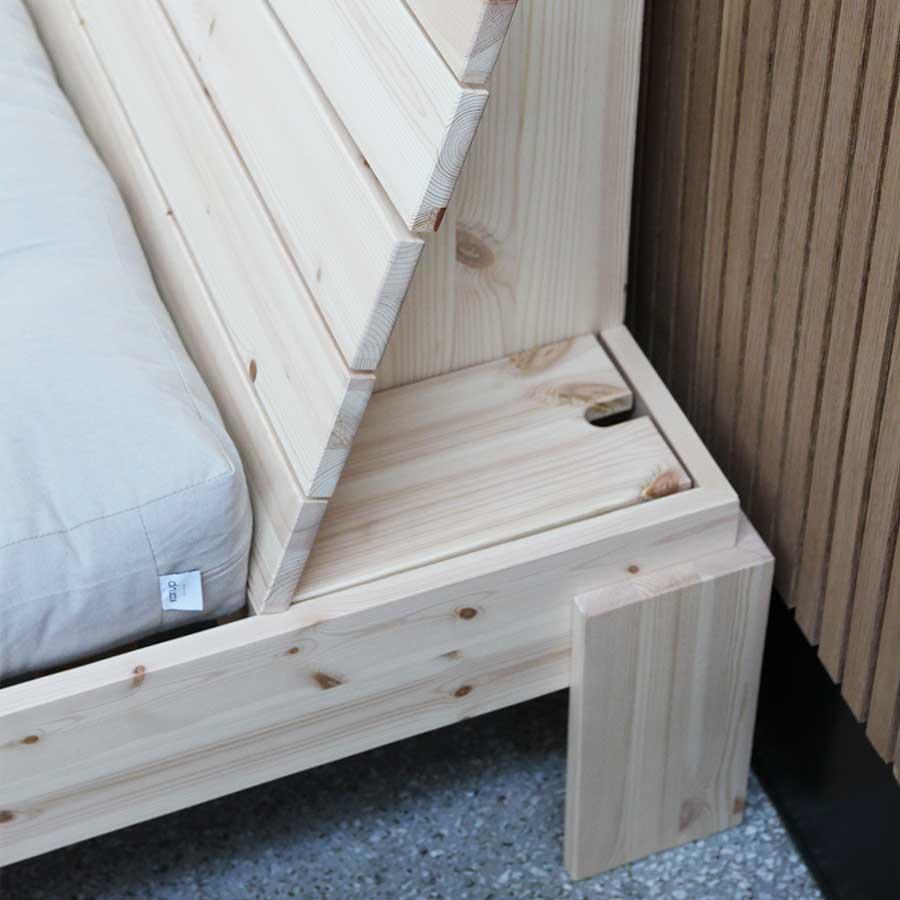 Cama de madera Layers con cabecero