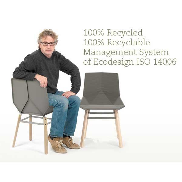 La silla Green madera está diseñada por Javier Mariscal
