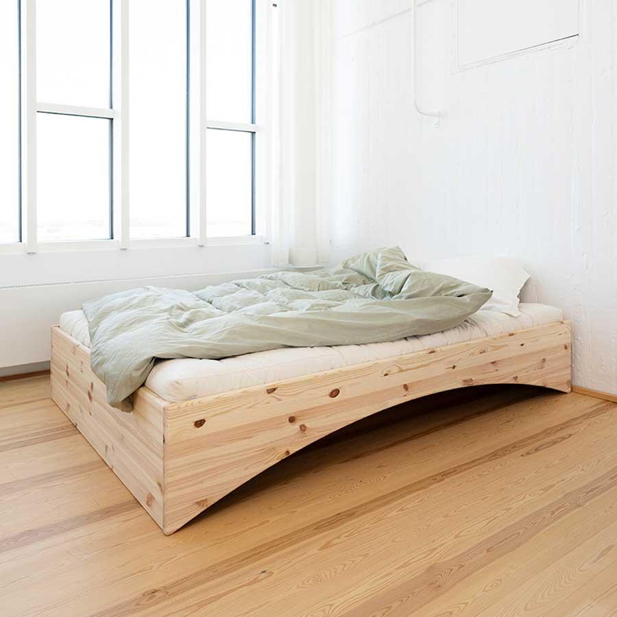 Cama Orbit de Karup Design – diseño nórdico en madera natural