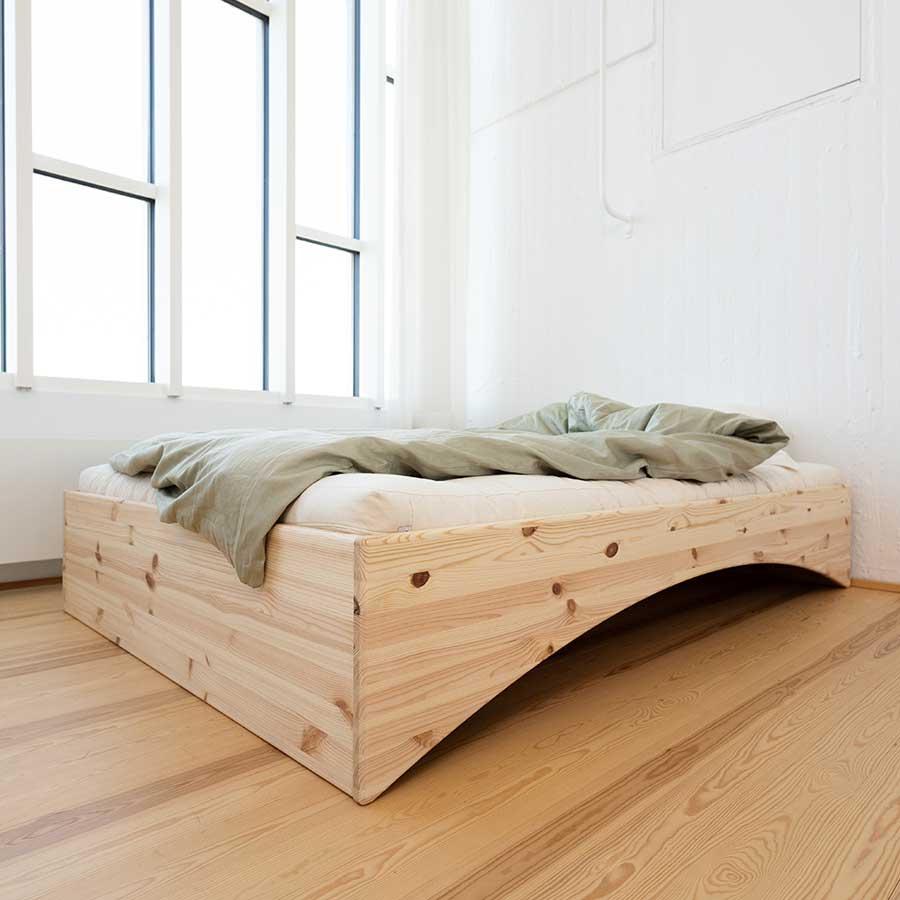 Cama de madera Orbit